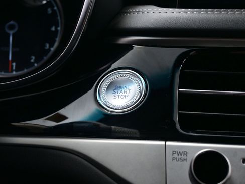 Certified 2024 Genesis G70 2.5T image 24