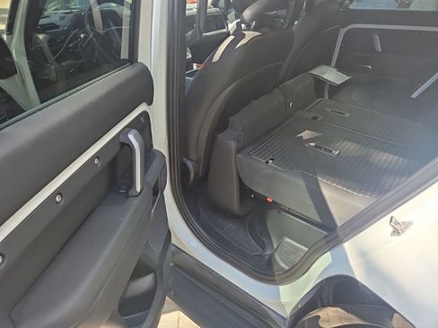 Used 2024 Land Rover Defender 110 X-Dynamic SE image 80