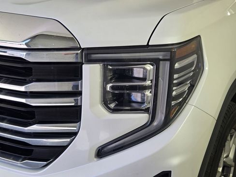 Used 2023 GMC Sierra 1500 SLT w/ SLT Premium Package AWD/4WD image 10