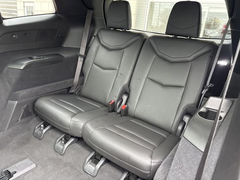 Used 2025 Cadillac XT6 Premium Luxury image 31