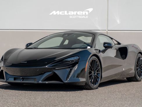 New 2026 McLaren Artura image 3