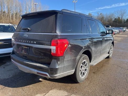 Used 2024 Ford Expedition XLT image 3