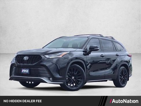 Used 2024 Toyota Highlander XSE FWD image 1
