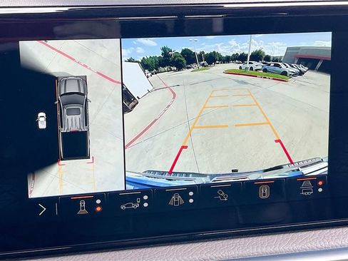 Used 2025 GMC Sierra 1500 Denali w/ Technology Package AWD/4WD image 13