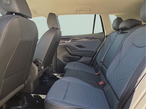 New 2026 Volkswagen Tiguan SE image 11