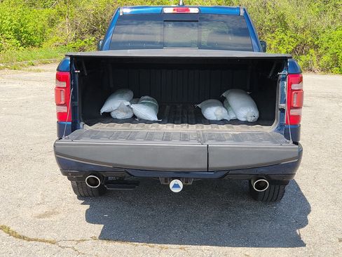 Used 2022 RAM 1500 Limited AWD/4WD image 17