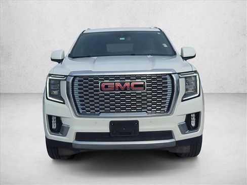 Used 2023 GMC Yukon XL Denali AWD/4WD image 2