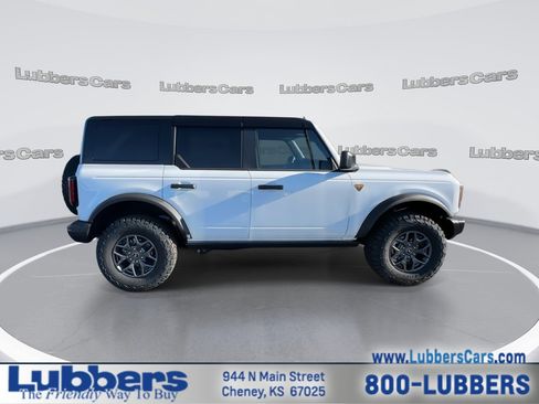 New 2025 Ford Bronco Badlands image 9