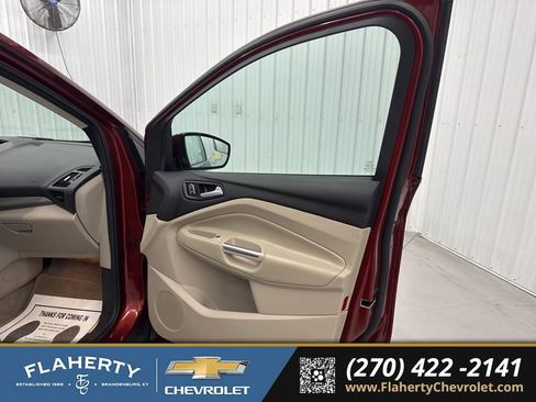 Used 2015 Ford Escape SE image 13