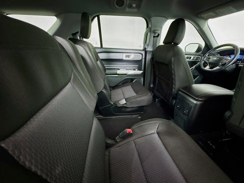 Used 2024 Ford Explorer XLT image 46