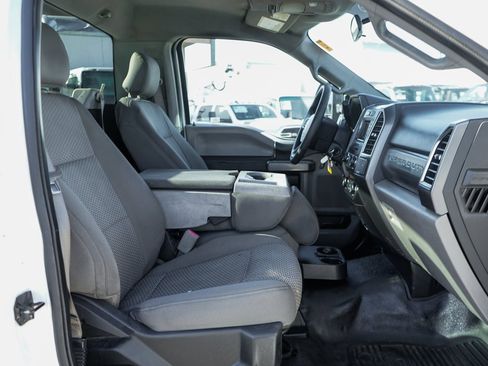 Used 2017 Ford F550 XLT w/ Advanced Security Pack image 41