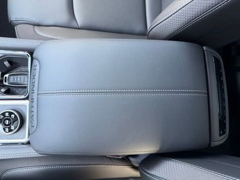 New 2026 Nissan Pathfinder SL w/ SL Premium Package image 27