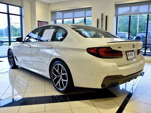 Used 2023 BMW 540i xDrive w/ M Sport Package AWD/4WD image 4