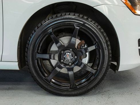 Used 2016 Volkswagen Golf S image 10