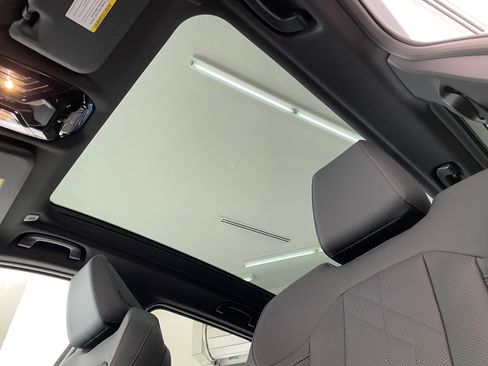 New 2026 BMW X3 xDrive30 w/ Premium Package image 14