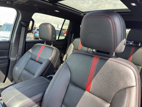 Certified 2024 Chevrolet Traverse RS w/ LPO, Floor Liner Package AWD/4WD image 28