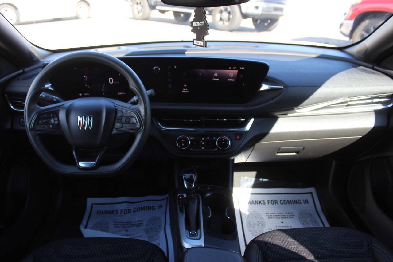 Used 2025 Buick Envista Preferred FWD image 20