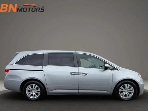 Used 2016 Honda Odyssey SE image 5