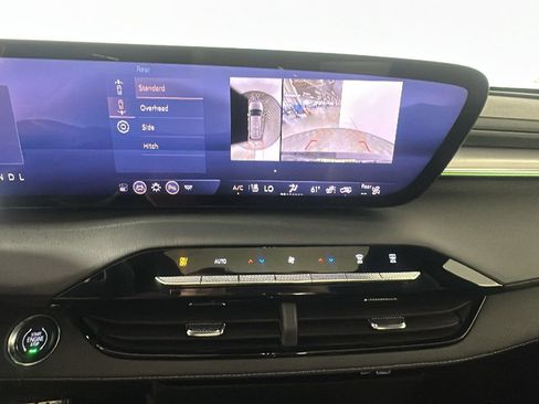 Used 2025 Buick Enclave Avenir w/ Trailering Package, 5000 lbs. FWD image 27