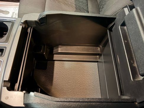 Used 2018 Ford F150 XLT w/ Equipment Group 302A Luxury AWD/4WD image 46