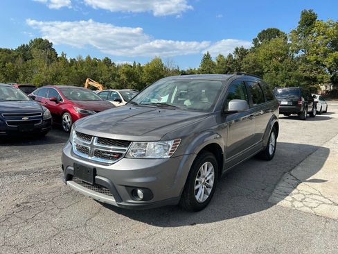 Used 2013 Dodge Journey SXT w/ Flexible Seating Group image 2