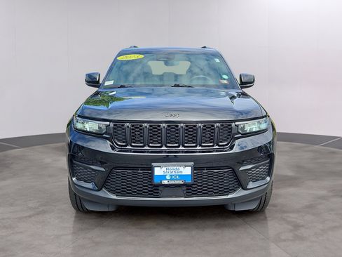 Used 2023 Jeep Grand Cherokee Altitude AWD/4WD image 30