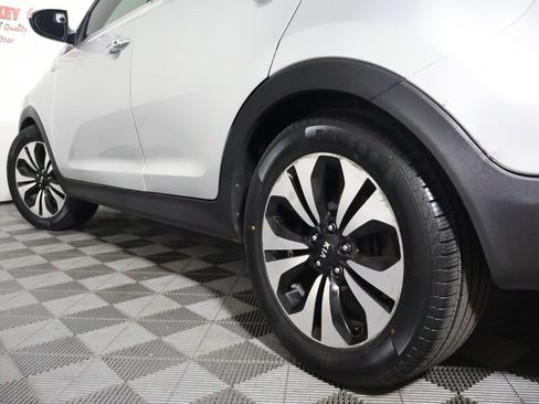 Used 2011 Kia Sportage SX w/ Premium Pkg w/Leather Seats AWD/4WD image 11