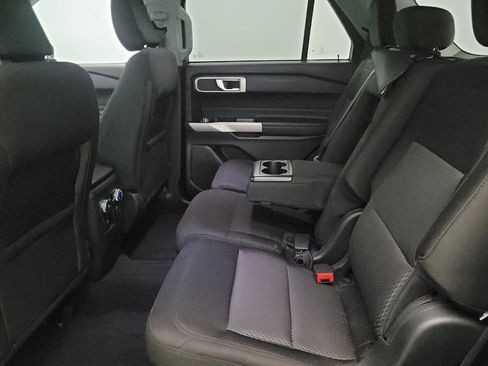 Used 2022 Ford Explorer XLT AWD/4WD image 18