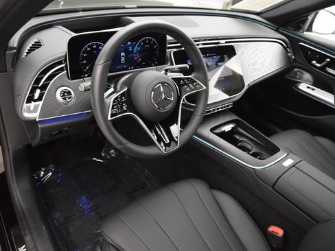 Used 2026 Mercedes-Benz E 350 4MATIC Sedan w/ Driver Assistance Package image 21