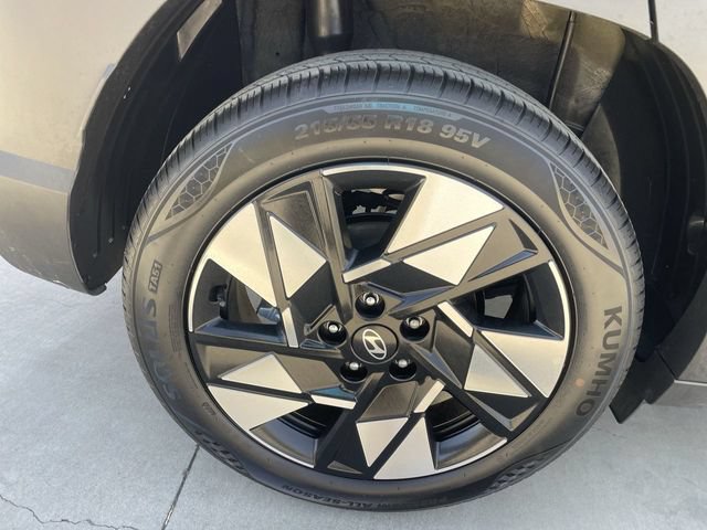 Used 2025 Hyundai Kona SEL FWD image 32