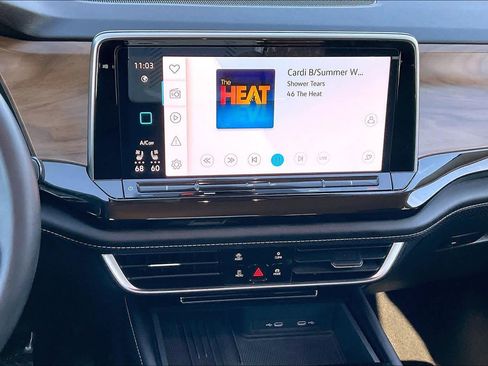 Used 2025 Volkswagen Atlas SE image 7