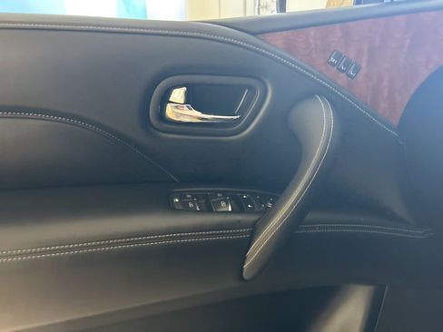 Used 2019 INFINITI QX80 Luxe image 3