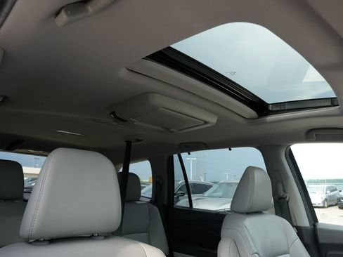 Used 2020 Honda Pilot Touring image 23