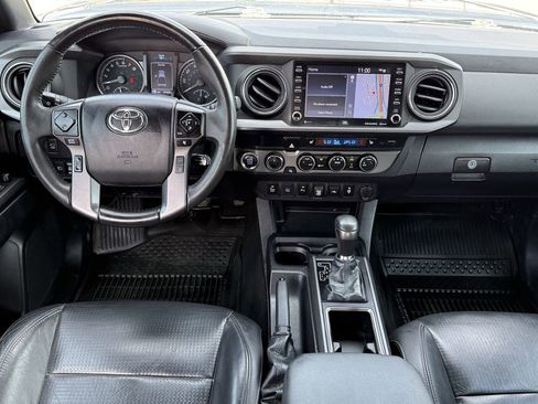 Used 2022 Toyota Tacoma TRD Off-Road w/ TRD Premium Off Road Package AWD/4WD image 11