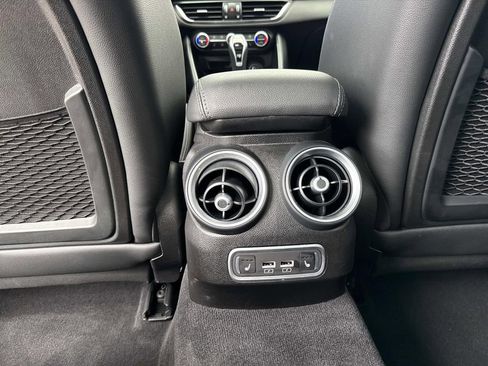 Used 2024 Alfa Romeo Giulia Veloce image 19