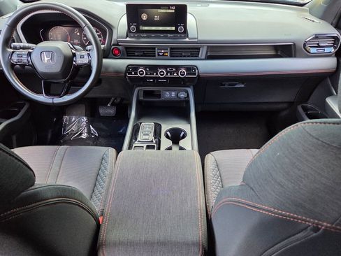 Used 2023 Honda Pilot Sport image 13