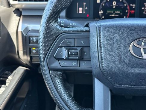 Used 2025 Toyota Tacoma SR5 image 16