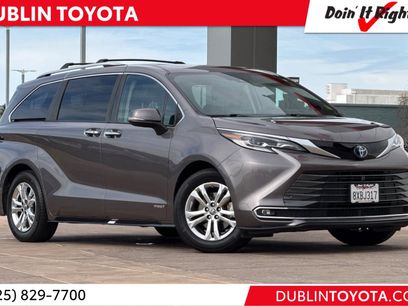 Certified 2021 Toyota Sienna Platinum