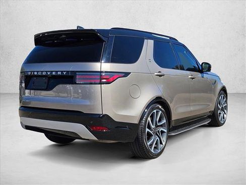 Used 2024 Land Rover Discovery Metropolitan Edition image 5