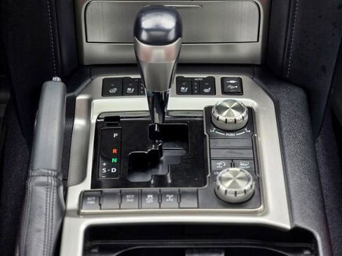 Used 2018 Toyota Land Cruiser w/ Carpet Mat Package AWD/4WD image 21
