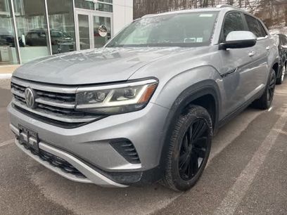 Used 2023 Volkswagen Atlas Cross Sport SE w/ Black Wheel Package
