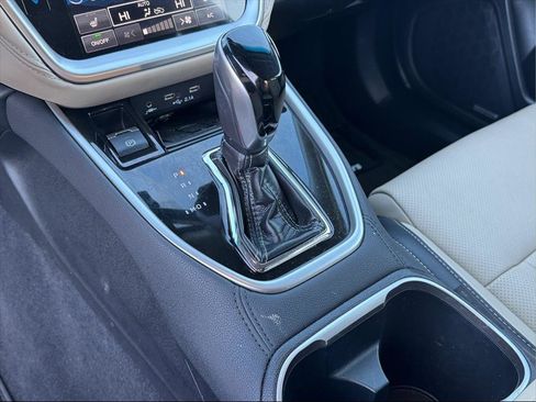 Used 2020 Subaru Outback Limited image 23