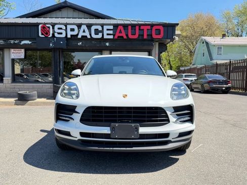Used 2021 Porsche Macan AWD/4WD image 2