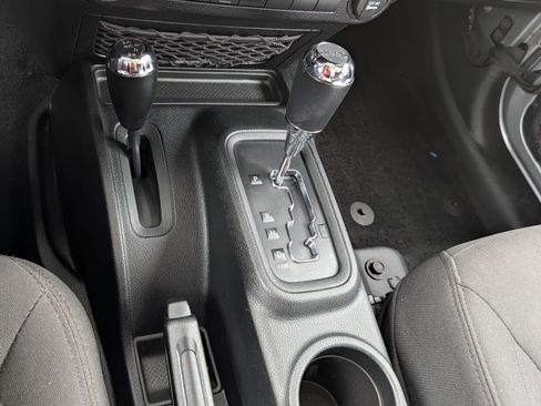 Used 2016 Jeep Wrangler Unlimited Sport w/ Quick Order Package 24S AWD/4WD image 24