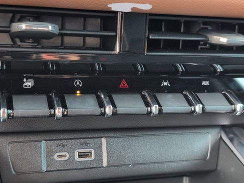 Used 2023 GMC Canyon AT4 w/ AT4 Premium Package image 25