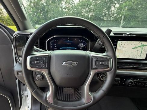 Used 2026 Chevrolet Silverado 1500 RST AWD/4WD image 15