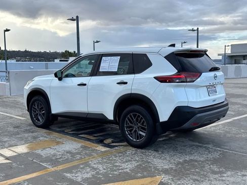 Used 2022 Nissan Rogue S image 5