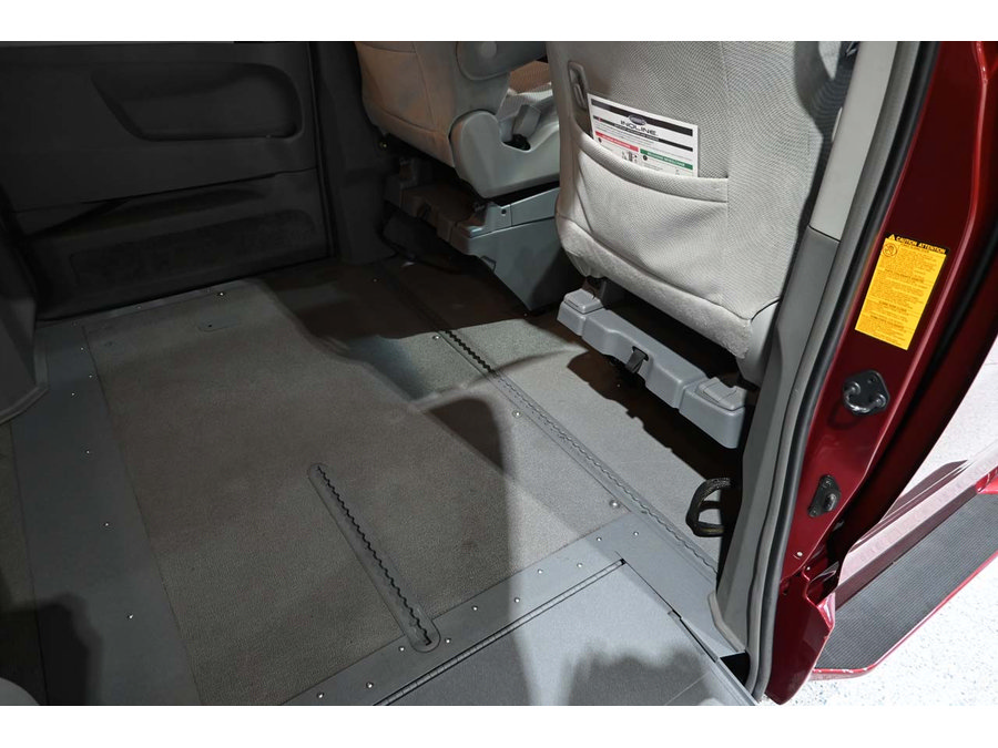 Used 2013 Toyota Sienna LE FWD image 19