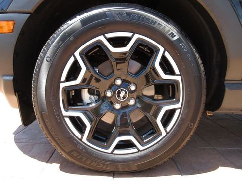 Certified 2025 Ford Bronco Sport Outer Banks w/ Outer Banks Tech Package+ AWD/4WD image 8