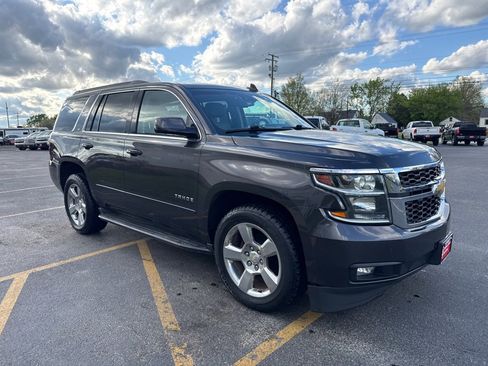 Used 2017 Chevrolet Tahoe LT w/ Luxury Package AWD/4WD image 4